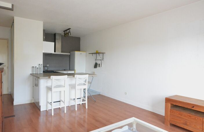 Appartement à vendre 2 pièces BORDEAUX Caudéran (33)avec jardin/terrasse et place de parking privative — photo 3