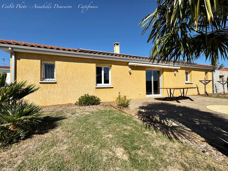 GRANDE MAISON DE PLAIN-PIED - BEAUREGARD-VENDON – 4/5 CHAMBRES – TERRAIN 1 449 m² – VUE PUY DE DÔME — photo 1