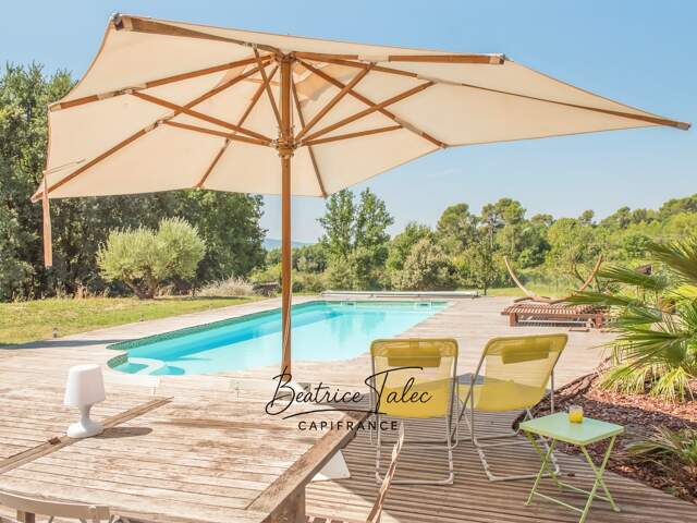 Maison de caractère avec piscine 5 pièces au cœur des vignes, double garage, 6000m2 terrain plat arboré, magnifique vue dans un environnement calme et privilégié, 20 minutes d’Aix-en-Provence — photo du bien