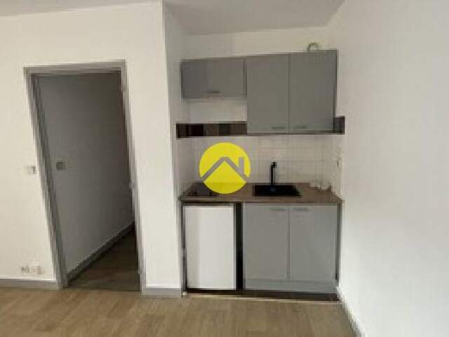 APPARTEMENT AVEC BALCON — photo du bien