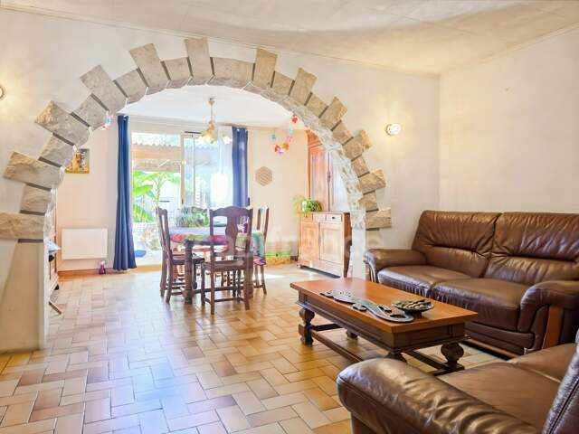 NOYEN-SUR-SARTHE - MAISON DE 101,45 m² AVEC JARDIN, TERRASSE ET GARAGE — photo du bien