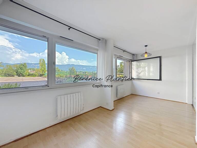 Appartement avec vue sur la piscine et le parc — photo 1