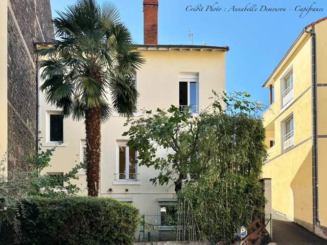CHAMALIÈRES – MAISON DE FAMILLE EN PIERRE – 215 M² – 5 CHAMBRES – JARDINET – GARAGE — photo du bien