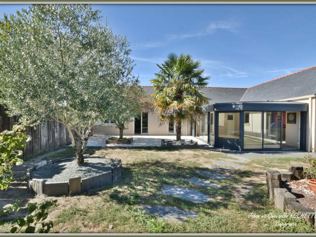 Maison à vendre 7 pièces JARZE (49) 170 M²/ TERRAIN 834m² — photo du bien