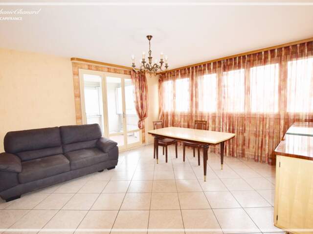 Appartement familial T5 de 95 m² avec loggia, balcon, garage et cave / LYON 8EME — photo du bien