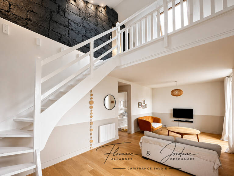 AIX-LES-BAINS – PLUS DE 120 M² AU SOL POUR CE DUPLEX DE CARACTÈRE PROCHE DU PETIT PORT — photo 1