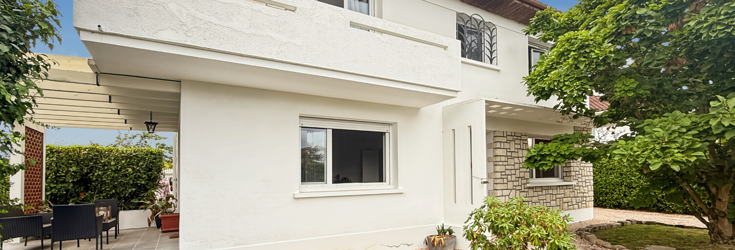 Maison 8 Pièces 220 m² à vendre à Riscle (32400)