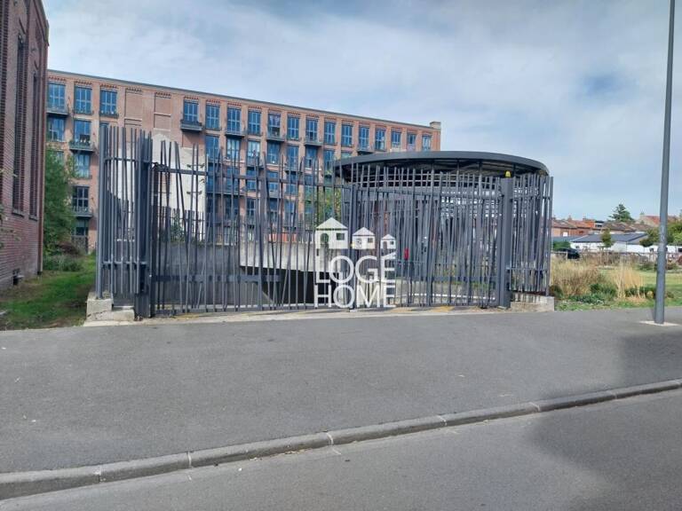 PLACE DE PARKING SECURISE — photo 1
