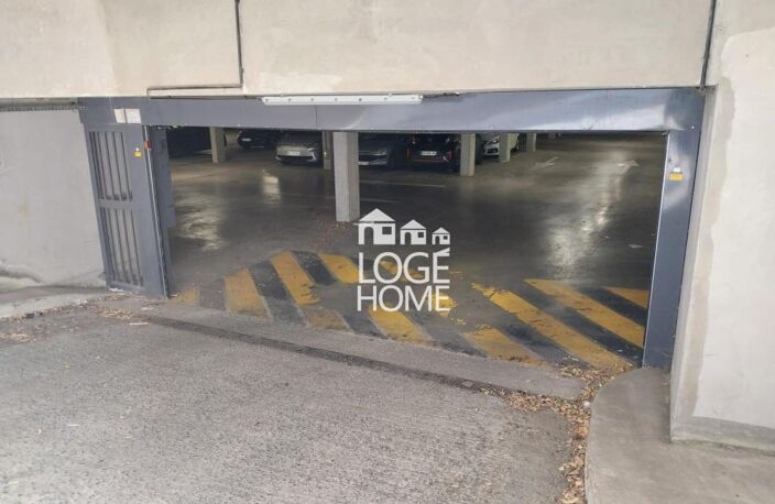 PLACE DE PARKING SECURISE — photo 4
