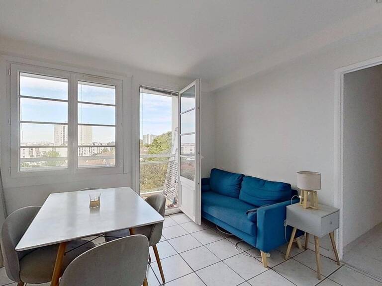173 avenue Barthélemy Buyer Lyon 69005 9eme etage - T5 Meublé - 1190 €CC — photo 1