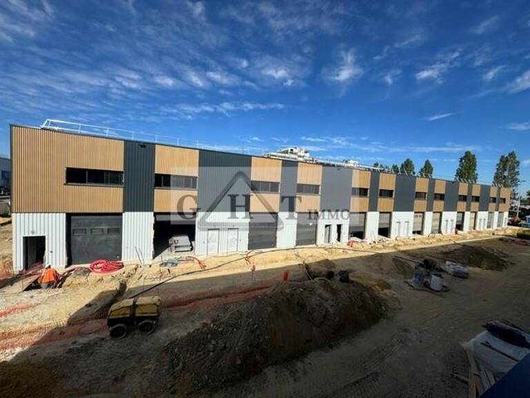 A LOUER-MORANGIS-122m² — photo 1