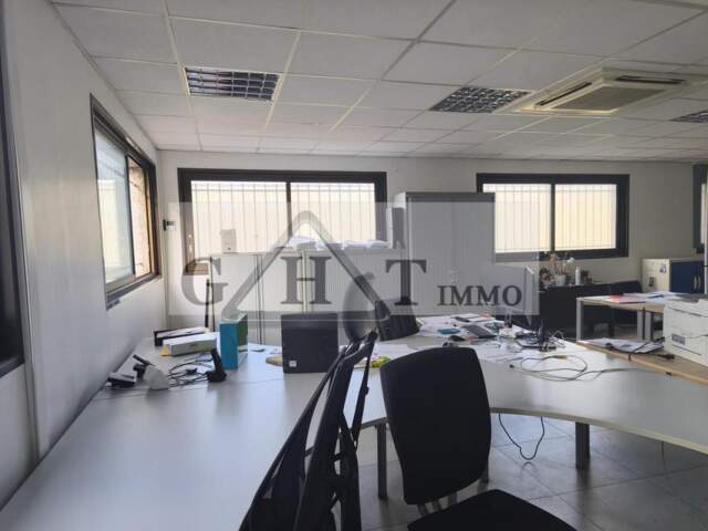 640 M² ENTREPOT BUREAUX A VENDRE A CROISSY BEAUBOURG — photo du bien