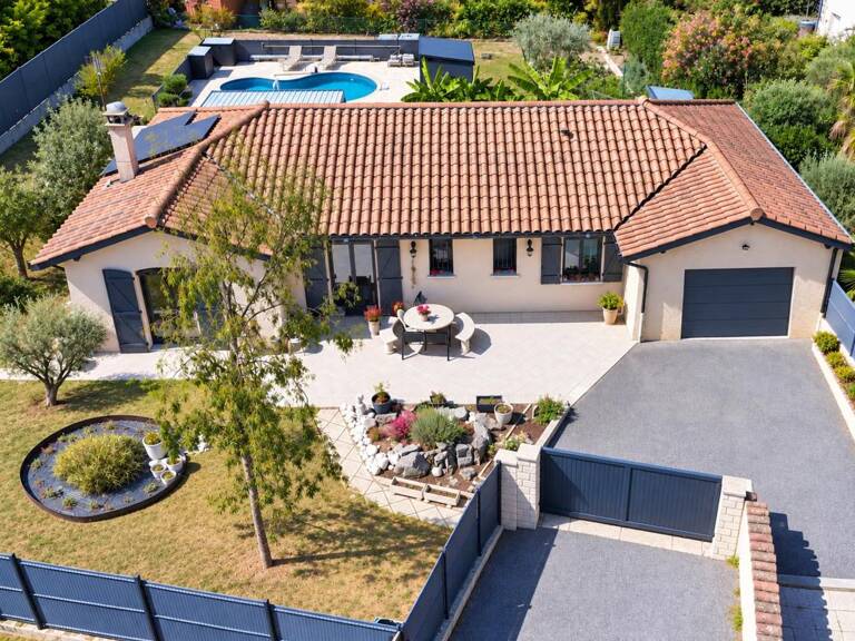 01600 - TOUSSIEUX - PLAIN-PIED - PISCINE - TERRAIN 1 000 M² - DPE B — photo 1