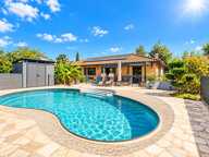 01600 - TOUSSIEUX - PLAIN-PIED - PISCINE - TERRAIN 1 000 M² - DPE B — photo 2