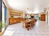 01600 - TOUSSIEUX - PLAIN-PIED - PISCINE - TERRAIN 1 000 M² - DPE B — photo 4
