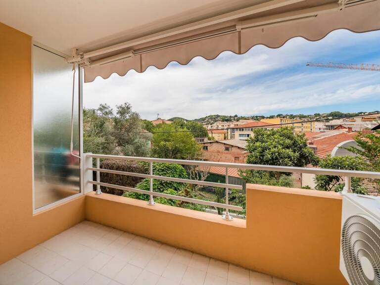 2P TRAVERSANT 44,7 M² – DOUBLE TERRASSE – STATIONNEMENT PRIVATIF — photo 1