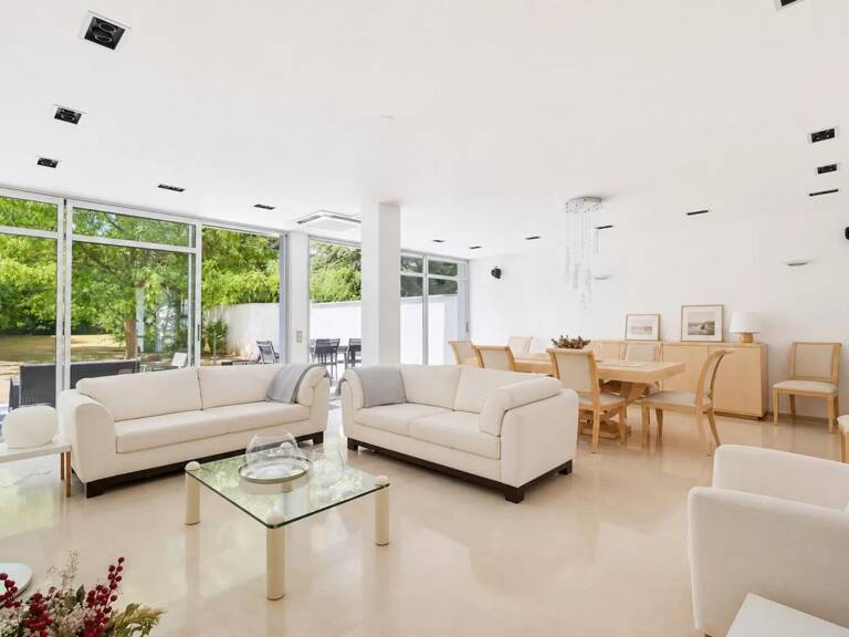 Maison de 9 pièces de 262 m² à Enghien-les-Bains — photo 1