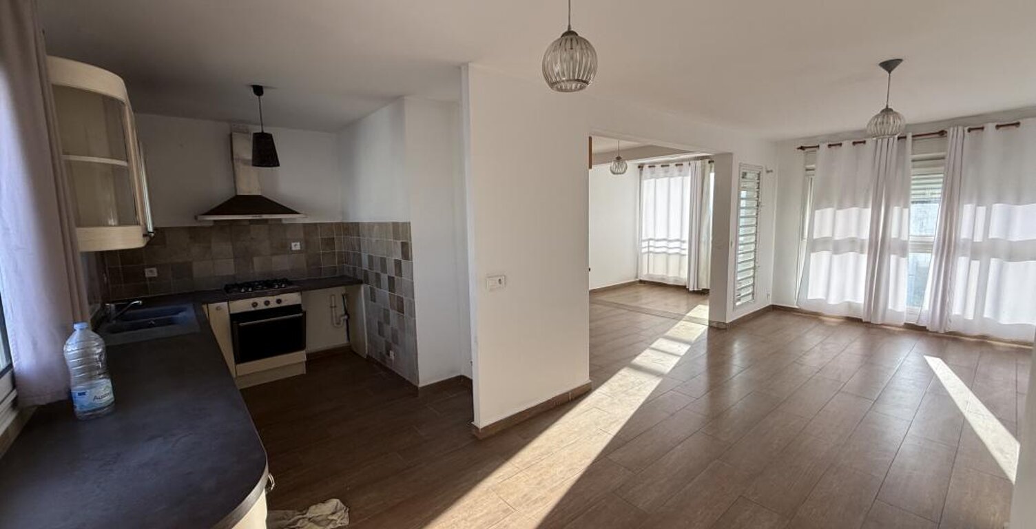 F4/5 de 91 m2 Saint-Denis centre ville — photo 1