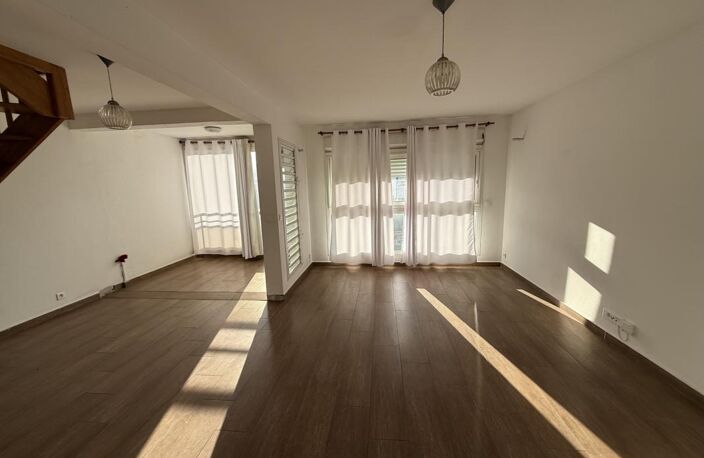 F4/5 de 91 m2 Saint-Denis centre ville — photo 2