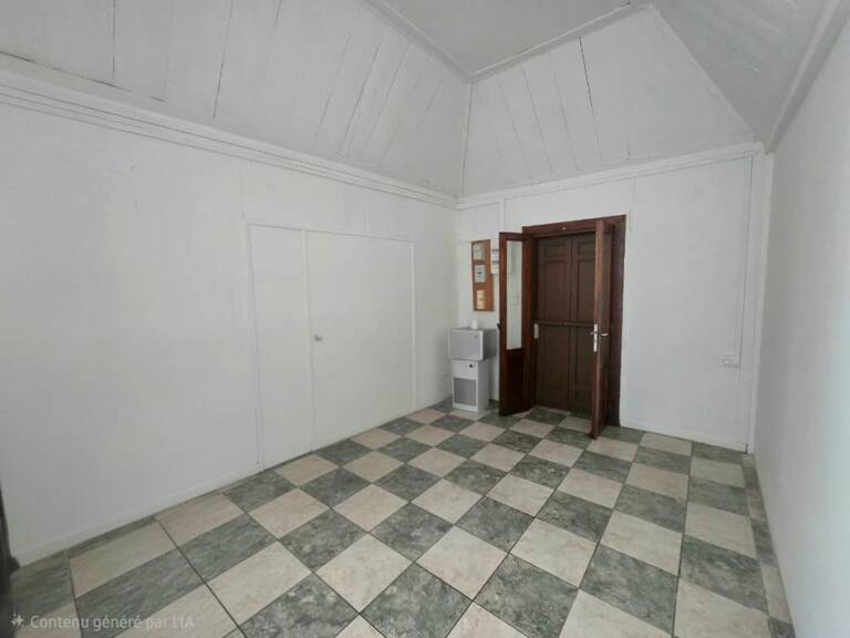 Villa à usage professionnel - Forte Visibilité — photo 1