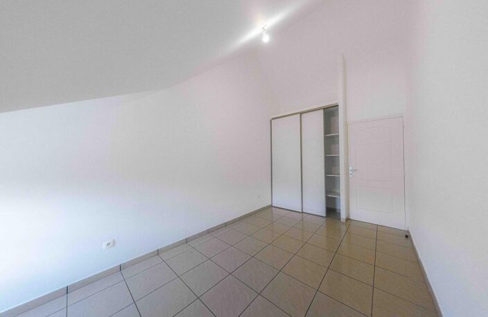 T3 | BASSIN PLAT | VUE MONTAGNE | MEUBLE — photo 5