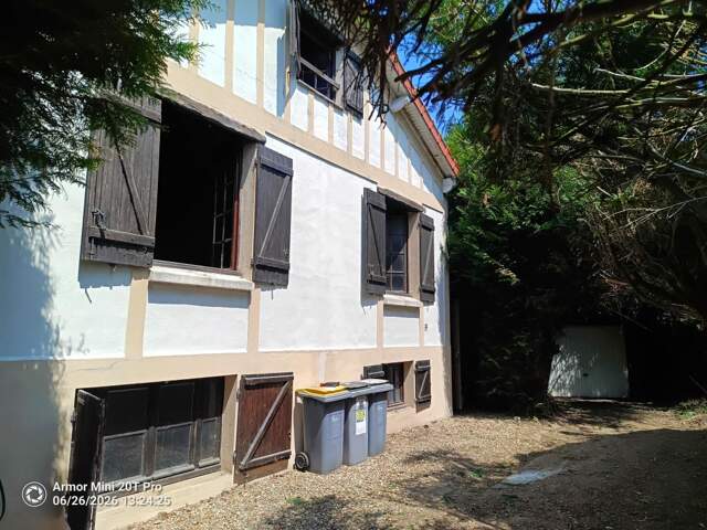 FOSSES - Maison de type F2 à vendre — photo du bien