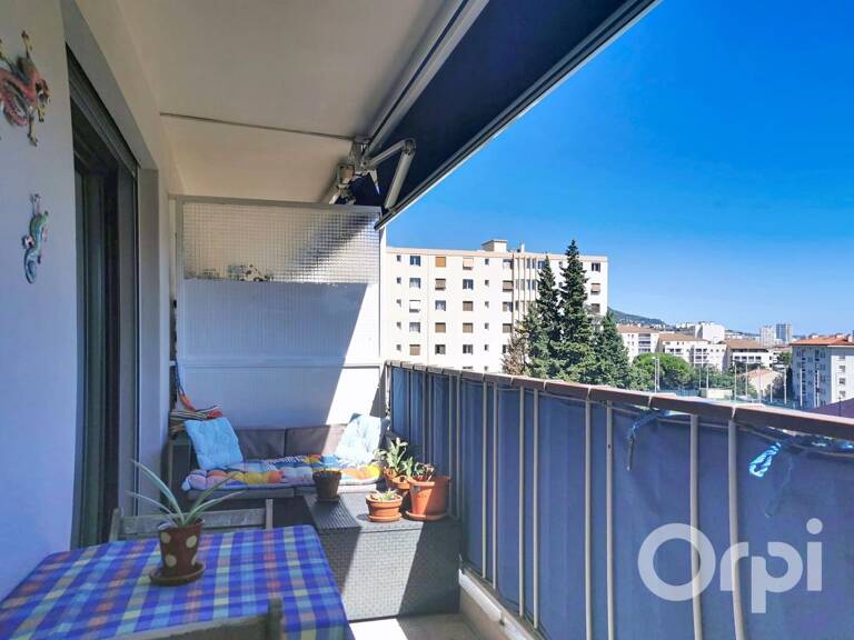 À Vendre Toulon Ouest Bon Rencontre,  Appartement T3 rénové en dernier étage avec un parking privatif — photo 1