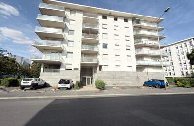 Appartement À Vendre — photo du bien