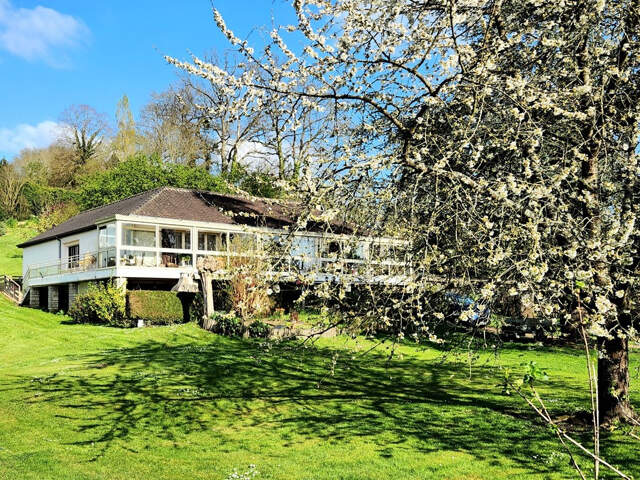Exclusivité - Houlbec Cocherel -  Au calme,  agréable maison de  191.55 m2 - 4 chambres -  sur  3.117 m2 de terrain - Prix : 274.500 — photo du bien