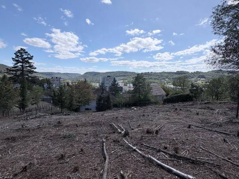 Terrain constructible avec vue dégagée Lons Le Saunier 1964 m2 — photo 1