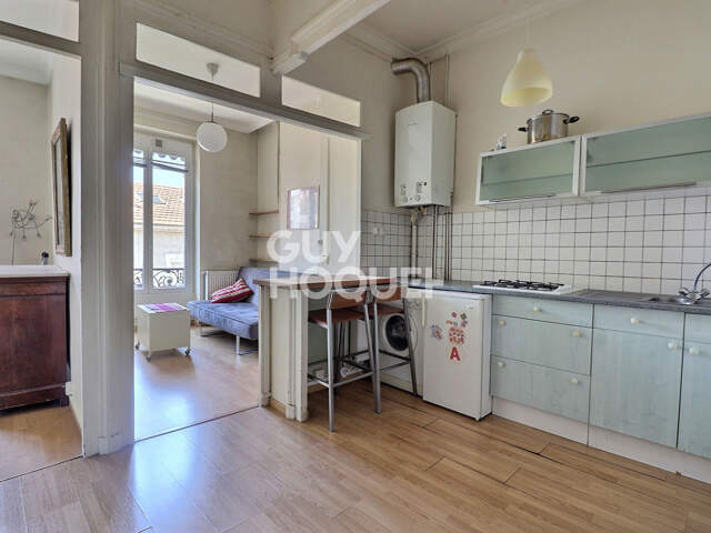 Appartement T2 Place Saint-Louis — photo du bien