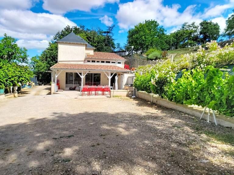 CHAUVIGNY (86)  Propriété composée de deux maisons sur environ 3,5 hectares — photo 1