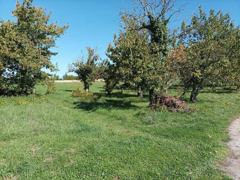 LUZECH .Terrain constructible à vendre — photo 1