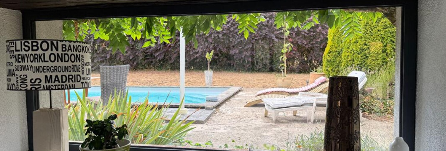 Maison 9 Pièces 240 m² à vendre à Les Châteliers (79340)