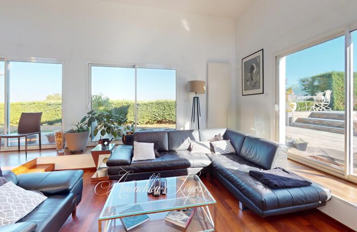 Maison d'architecte avec piscine et vue sur les vignes — photo 2