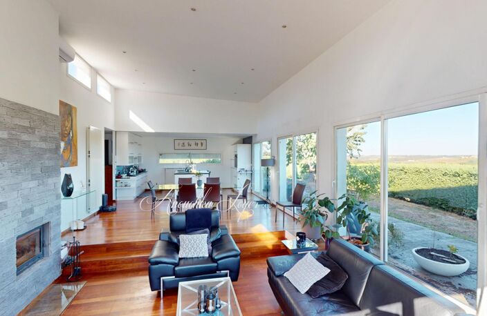 Maison d'architecte avec piscine et vue sur les vignes — photo 3