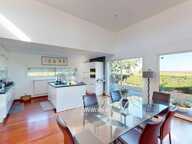 Maison d'architecte avec piscine et vue sur les vignes — photo 4
