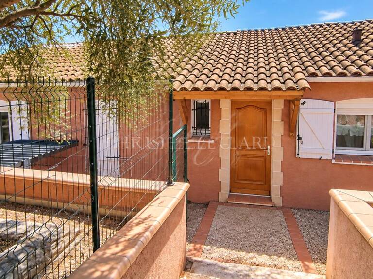 Maison de plain pied située en quartier résidentiel — photo 1
