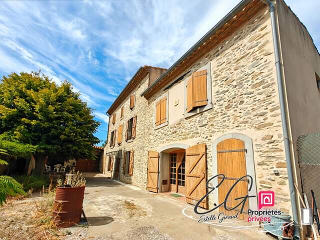 Maison de maître en pierre, 6 chambres, grand terrain et dépendances — photo du bien