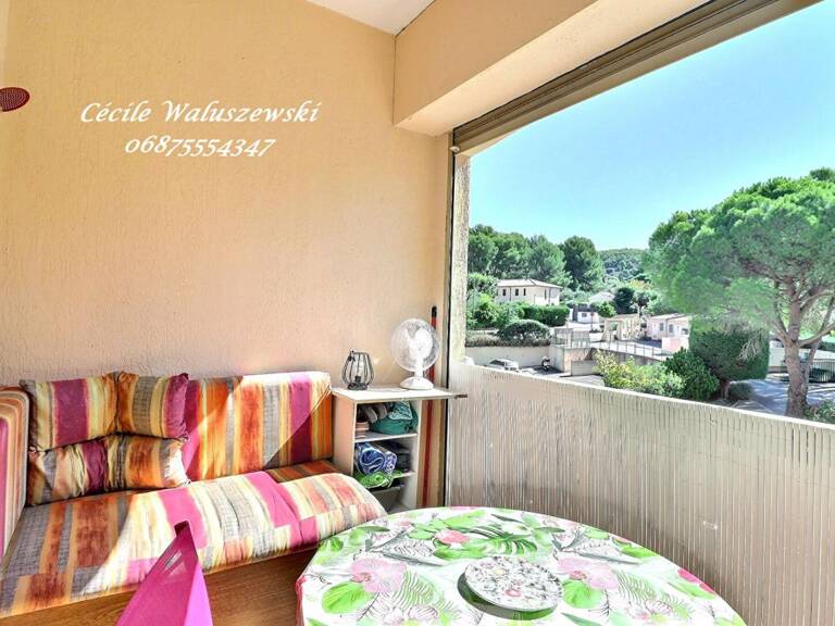 Appartement Sanary 1 pièce 18.60 m2 avec loggia 5,5 m2 - parking - Accès mer — photo 1