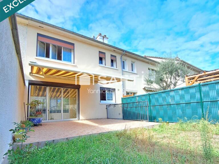 Maison sur sous-sol garage, trois chambres, cave et jardin clos. — photo 1