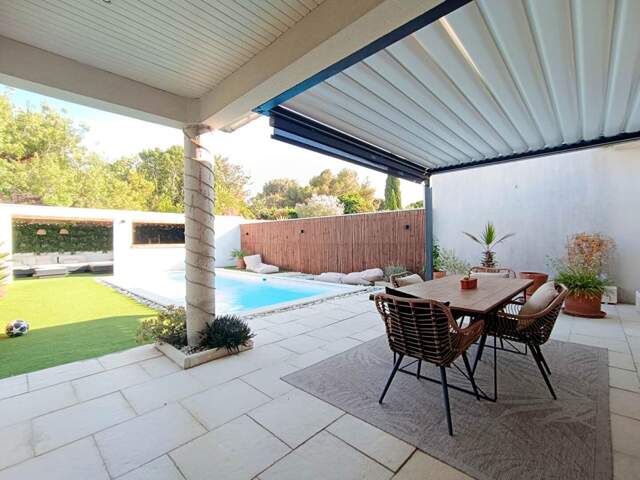 Maison plain pied Saint Chamas Avec Piscine et jardin aménagé — photo du bien