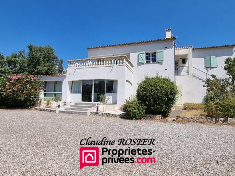 Besse Sur Issole Propriété de 340 m2 terrain 1,2 ha piscine — photo 1