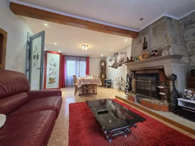 Maison 8 pièces 250 m&sup2; — photo du bien