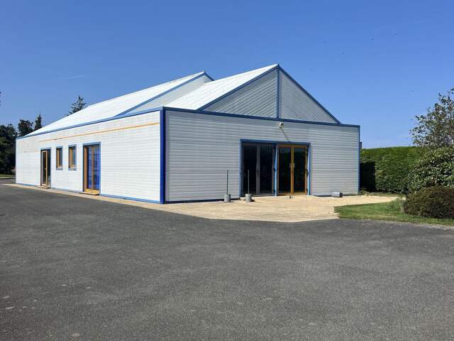 Local - 250m² - Ploumilliau — photo du bien