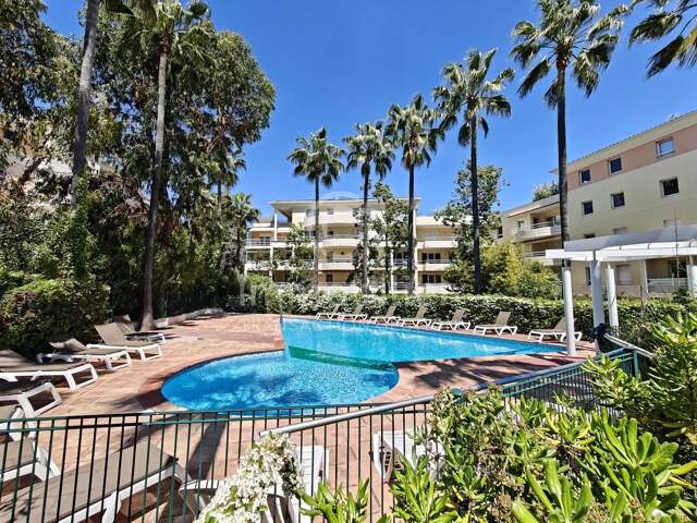 T1 27.33 M² REZ-DE-JARDIN SUD PARKING PISCINE — photo du bien