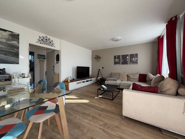 Appartement T3 entièrement rénové à deux pas du centre-ville — photo 1