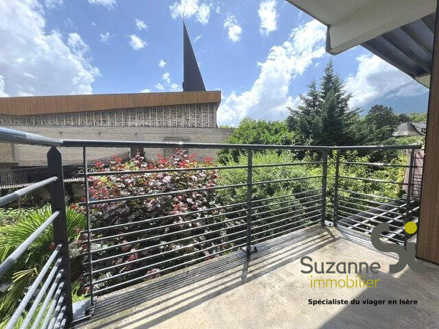 GRENOBLE Louise MIchel T2 avec terrasse, garage et vue ! — photo du bien