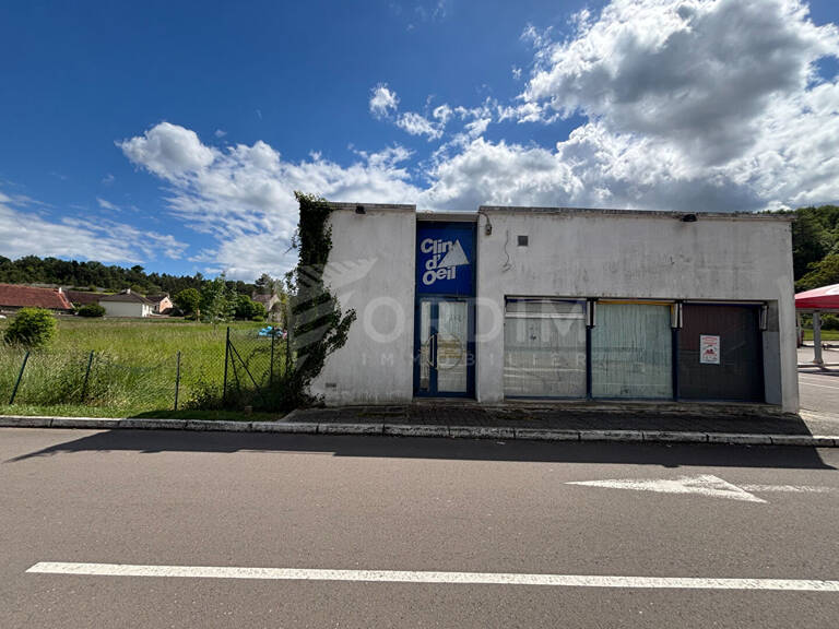 Local commercial Tonnerre 39 m2 — photo 1