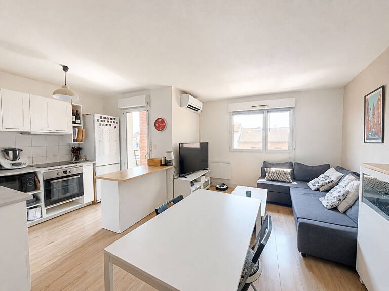 FONSORBES CENTRE - Beau T2 climatisé DE 48 m² en dernier étage avec balcon — photo 1
